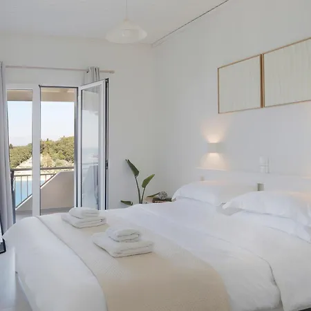 Thea Apartment *