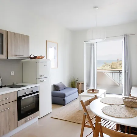 Thea Apartment *